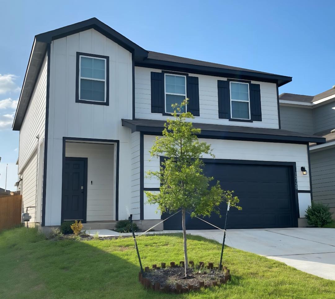12320 Silversmith Ln, Mustang Ridge, TX 78610
