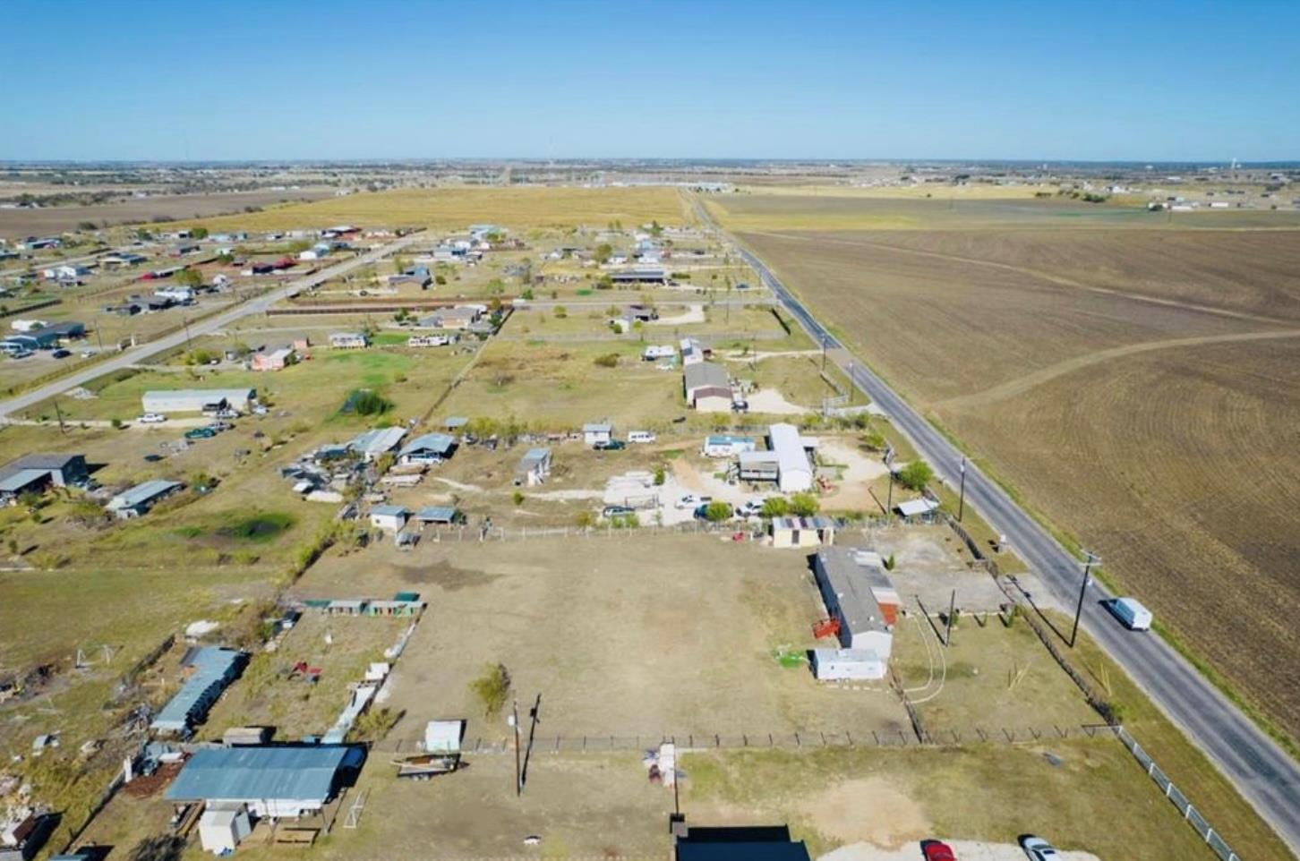 282 New Trl, Elgin, TX 78621