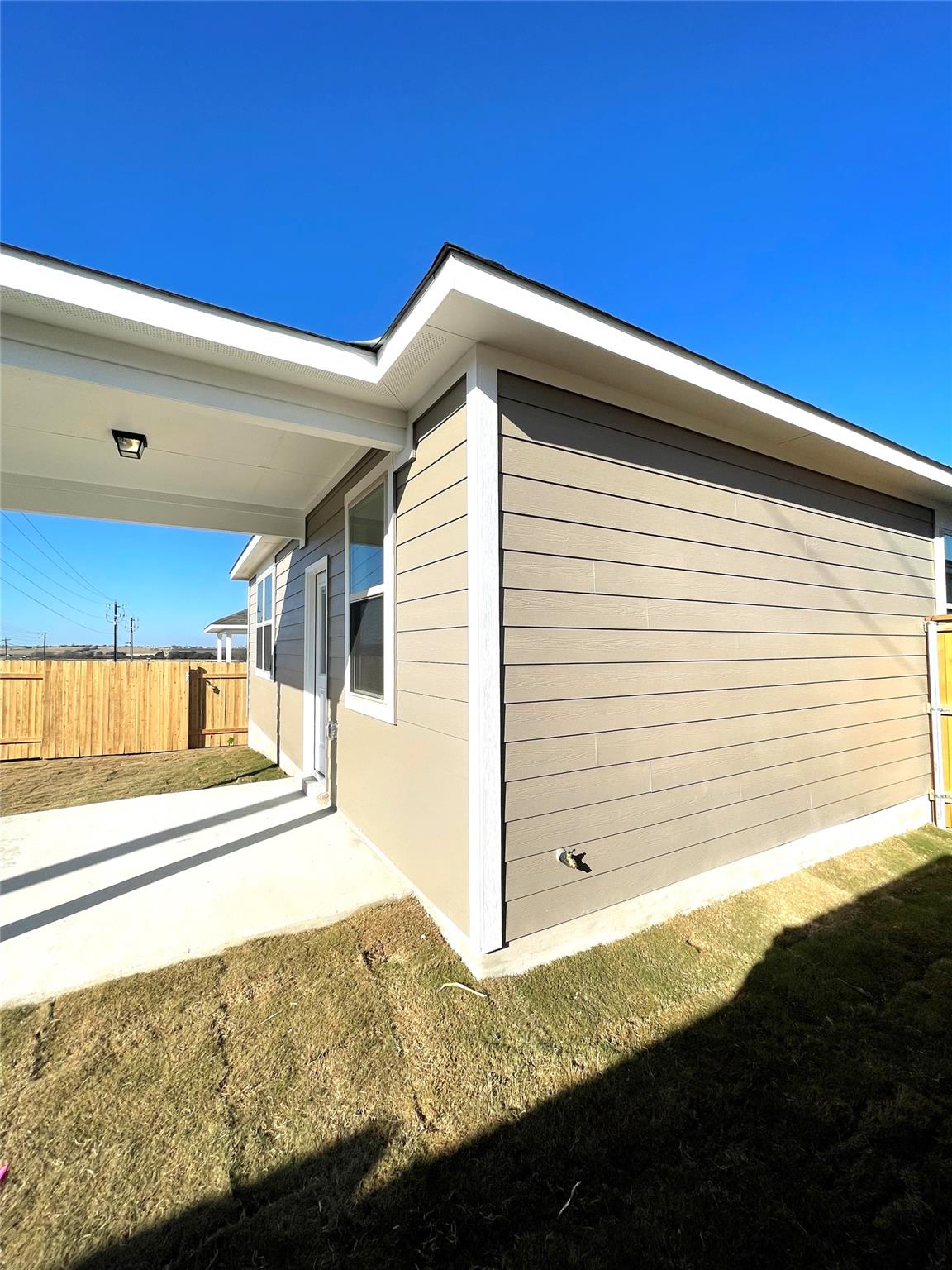 121 Old Stagecoach Rd, Jarrell, TX 76537