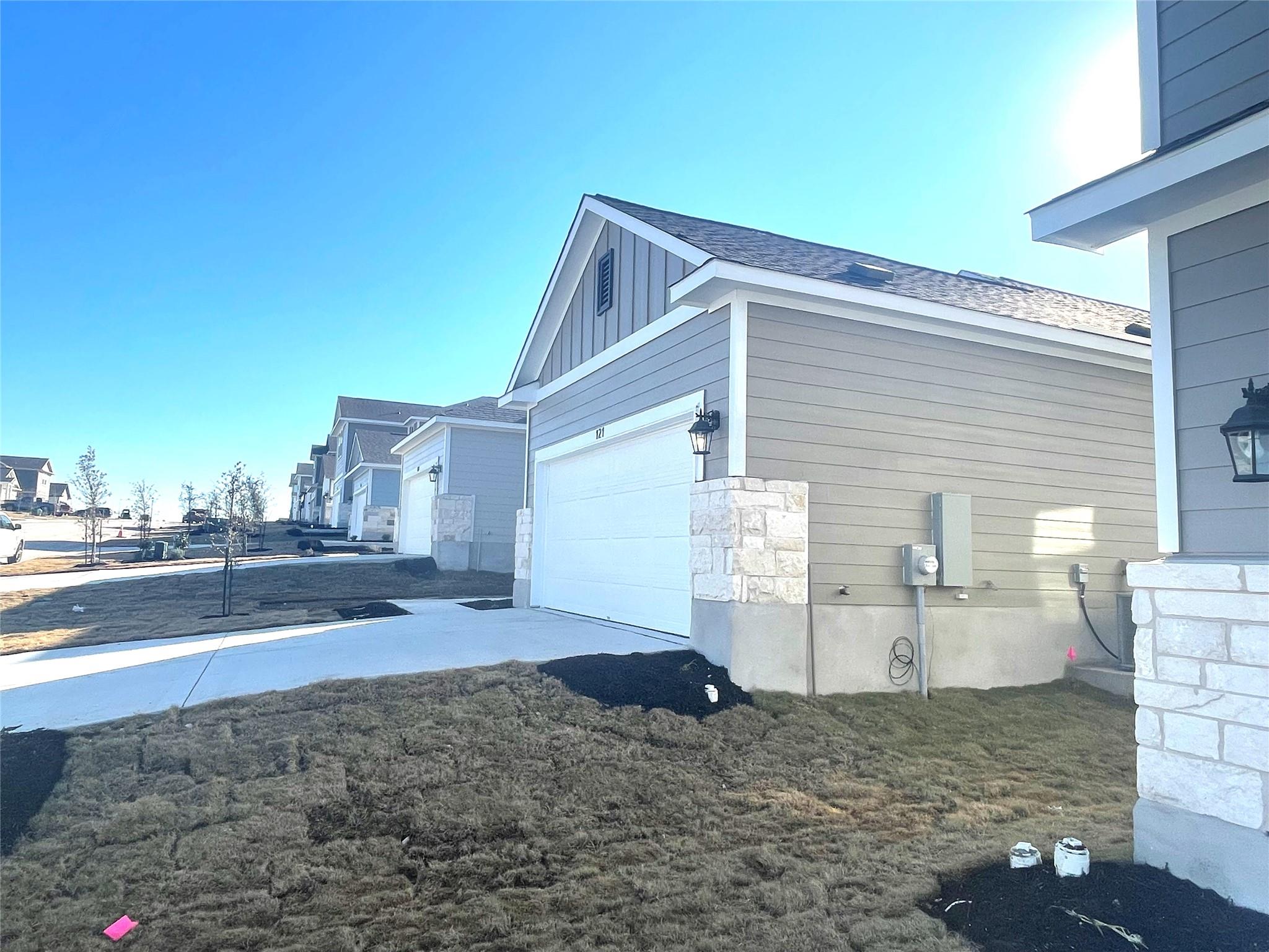 121 Old Stagecoach Rd, Jarrell, TX 76537