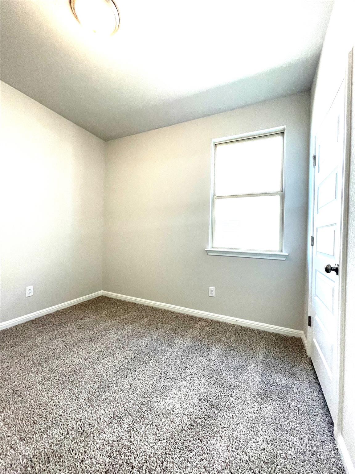 121 Old Stagecoach Rd, Jarrell, TX 76537