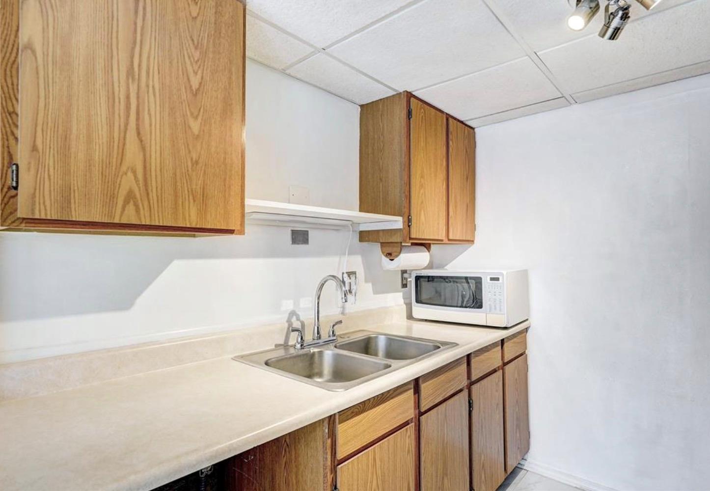 1800 Lavaca St # A-106, Austin, TX 78701