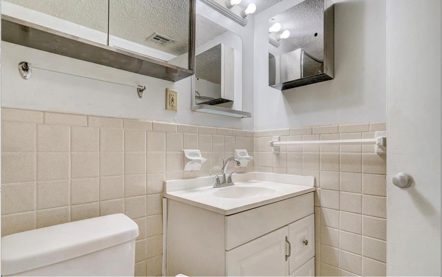 1800 Lavaca St # A-106, Austin, TX 78701
