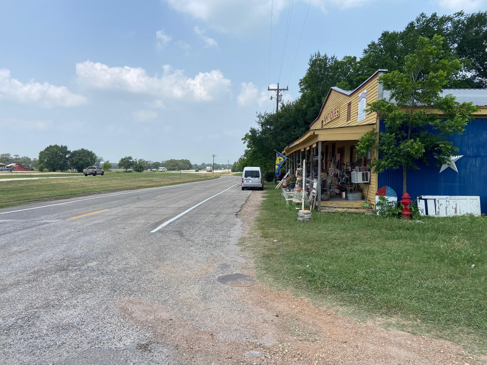 108 Thigpen St, Carmine, TX 78932