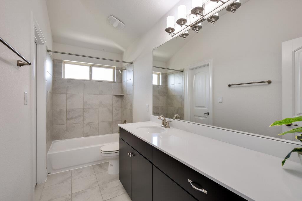 2521 Blended Tree Ranch Dr, Leander, TX 78641