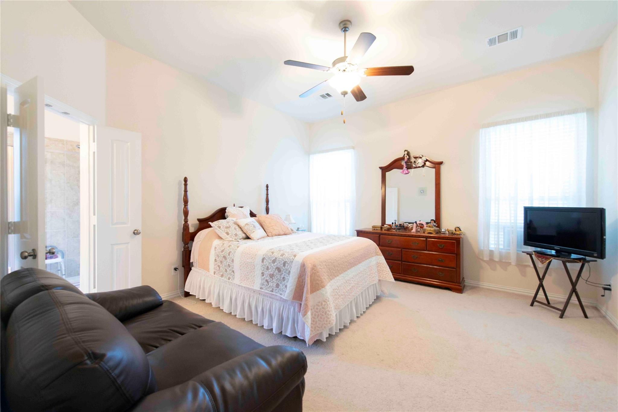 3661 Bainbridge St, Round Rock, TX 78681