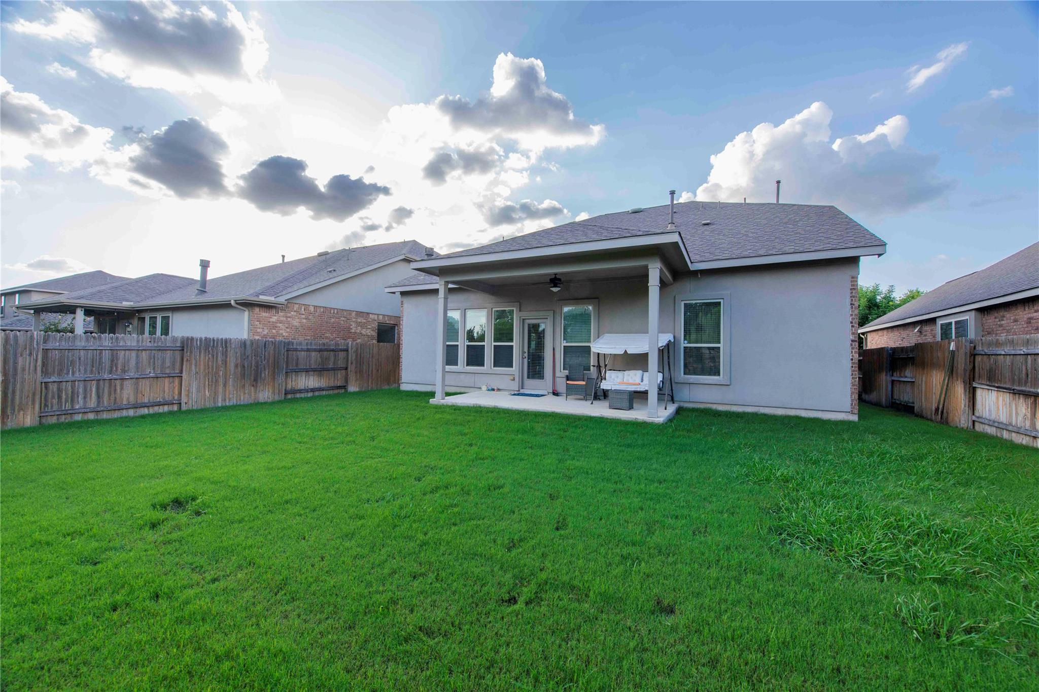 3661 Bainbridge St, Round Rock, TX 78681