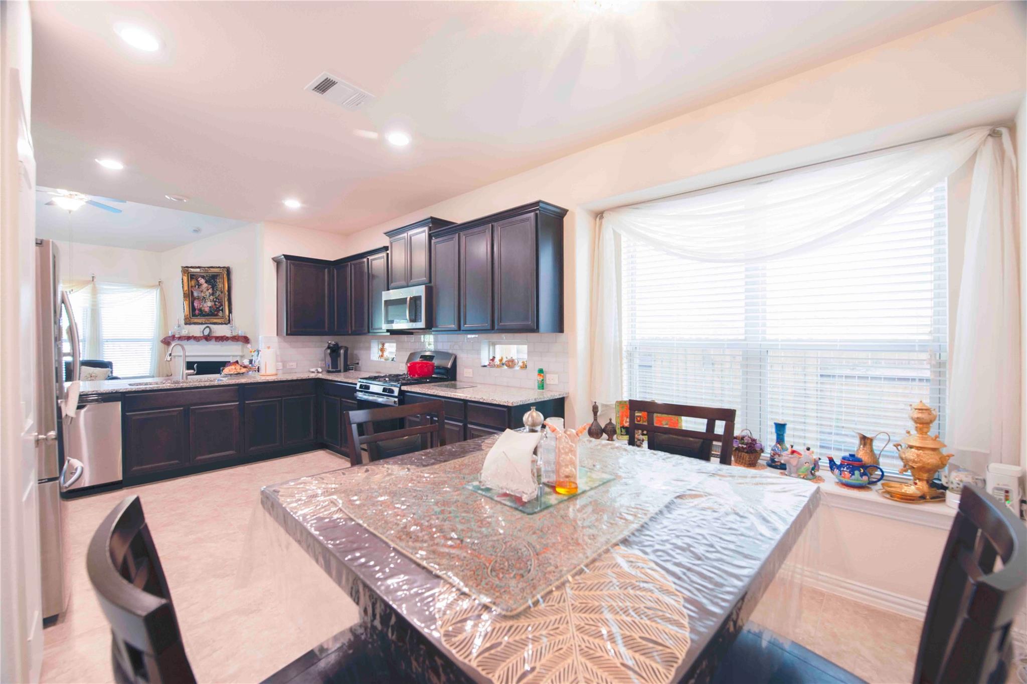 3661 Bainbridge St, Round Rock, TX 78681