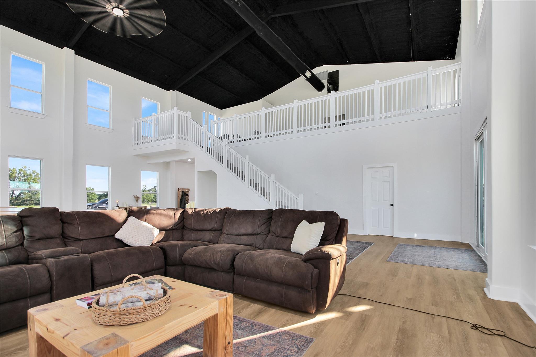 735 County Road 304, Jarrell, TX 76537