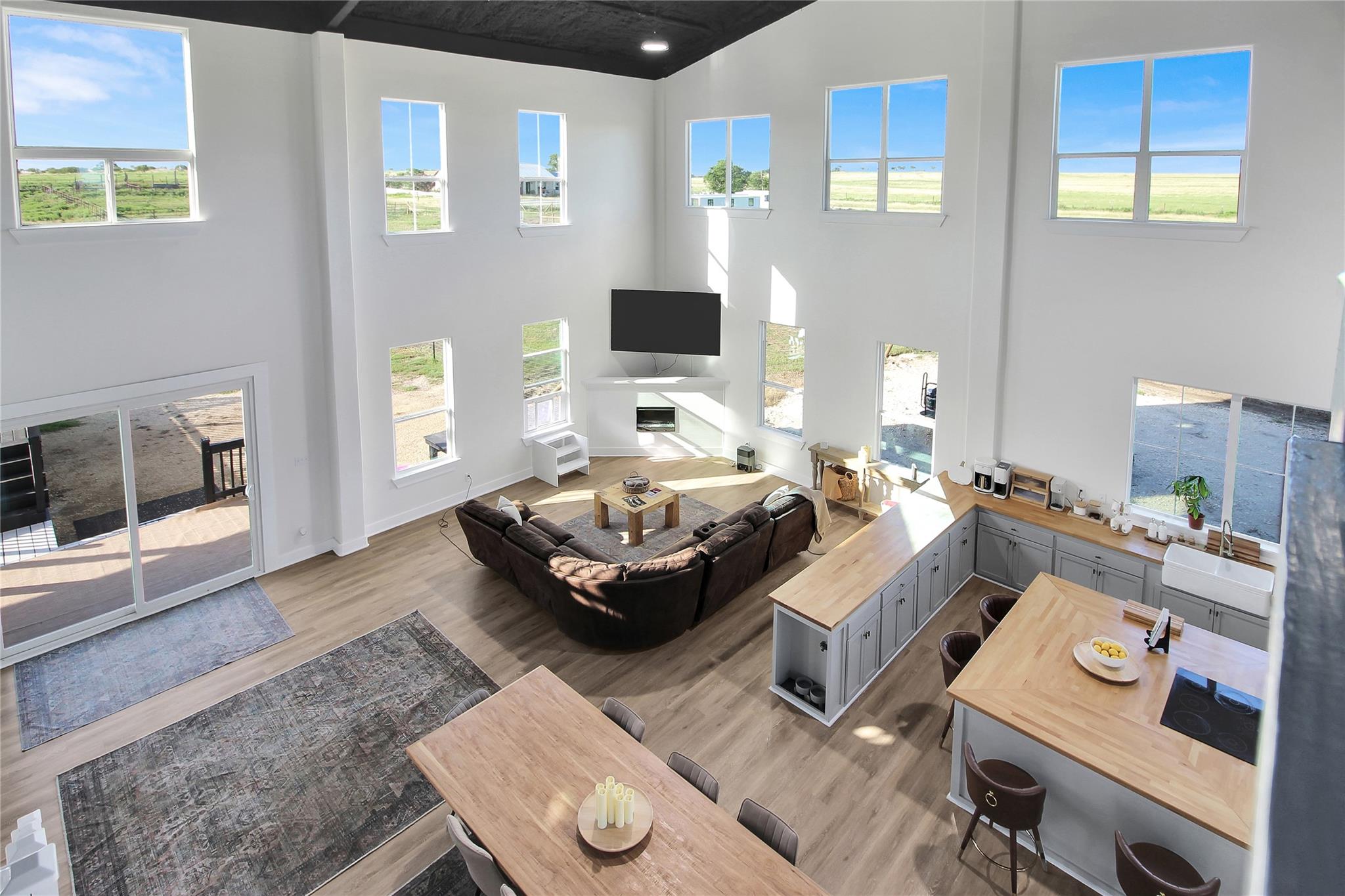 735 County Road 304, Jarrell, TX 76537