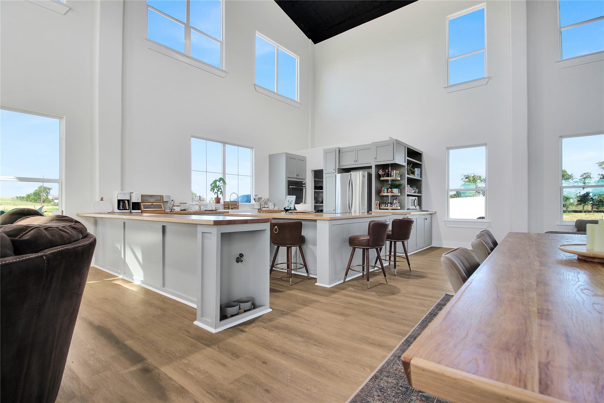 735 County Road 304, Jarrell, TX 76537