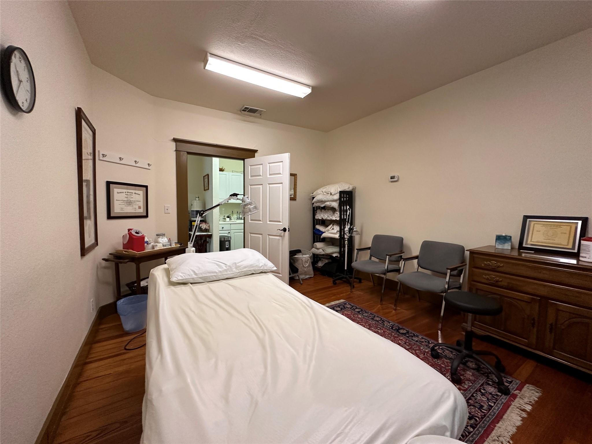 212 W 10th St # 102, Georgetown, TX 78626