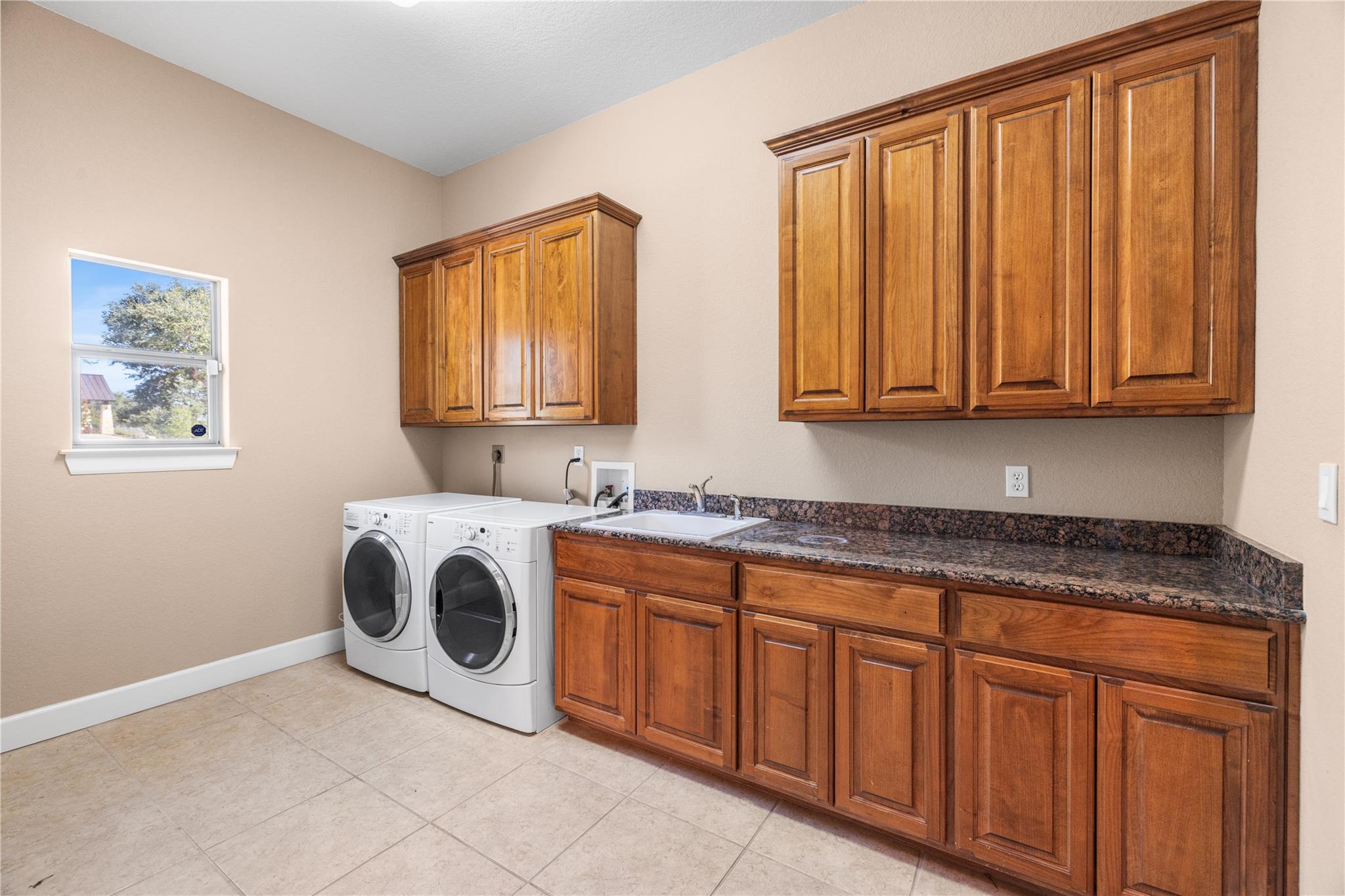 3907 Kite Dr, Kerrville, TX 78028