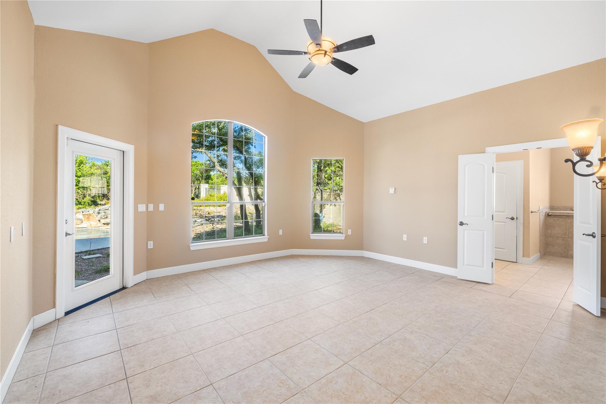 3907 Kite Dr, Kerrville, TX 78028