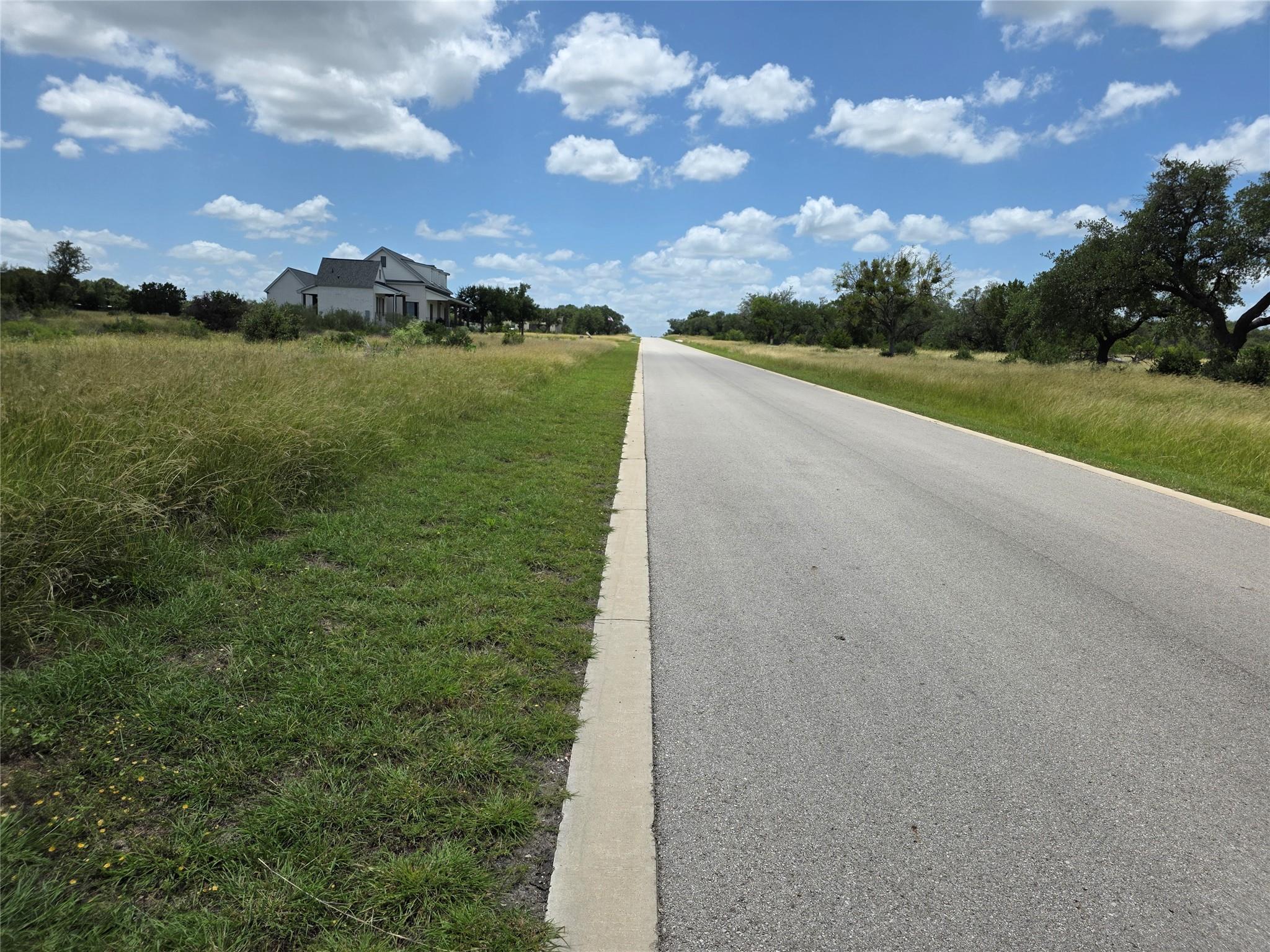 241 Spicewood Trails Dr, Spicewood, TX 78669