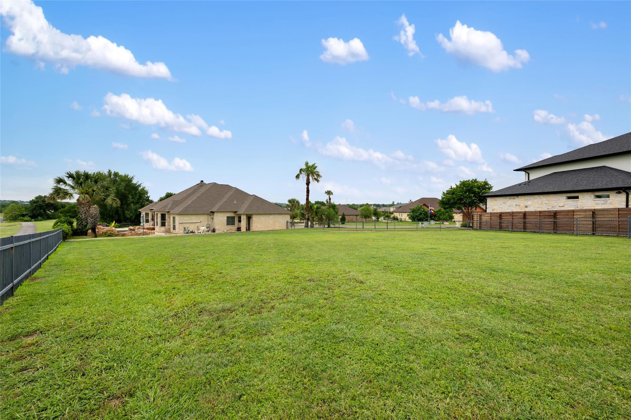 419 Firestone Dr, Meadowlakes, TX 78654