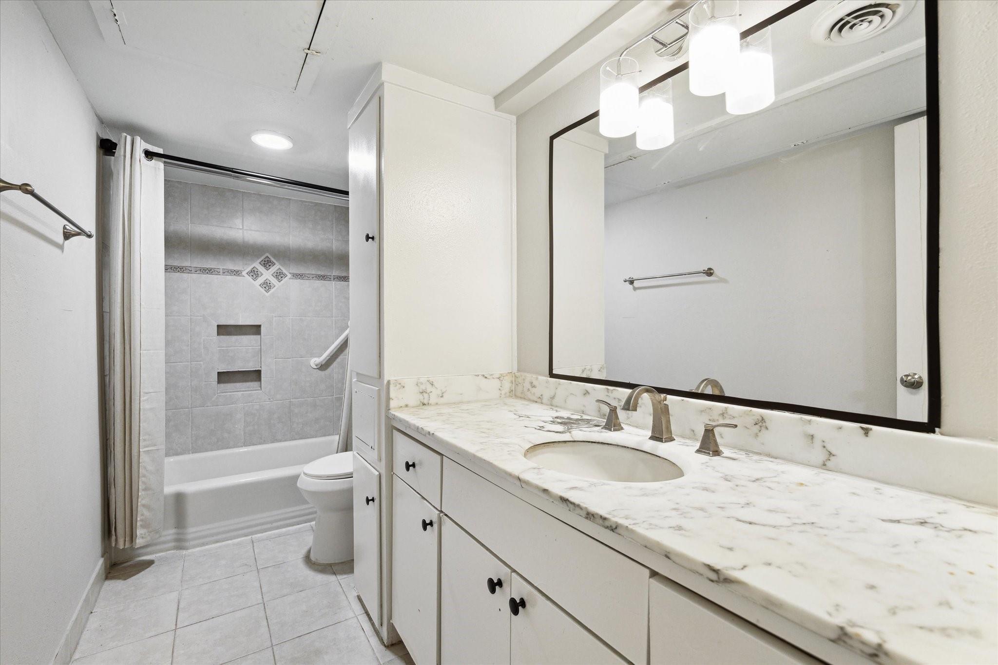 3300 Yorktown St # 13, Houston, TX 77056