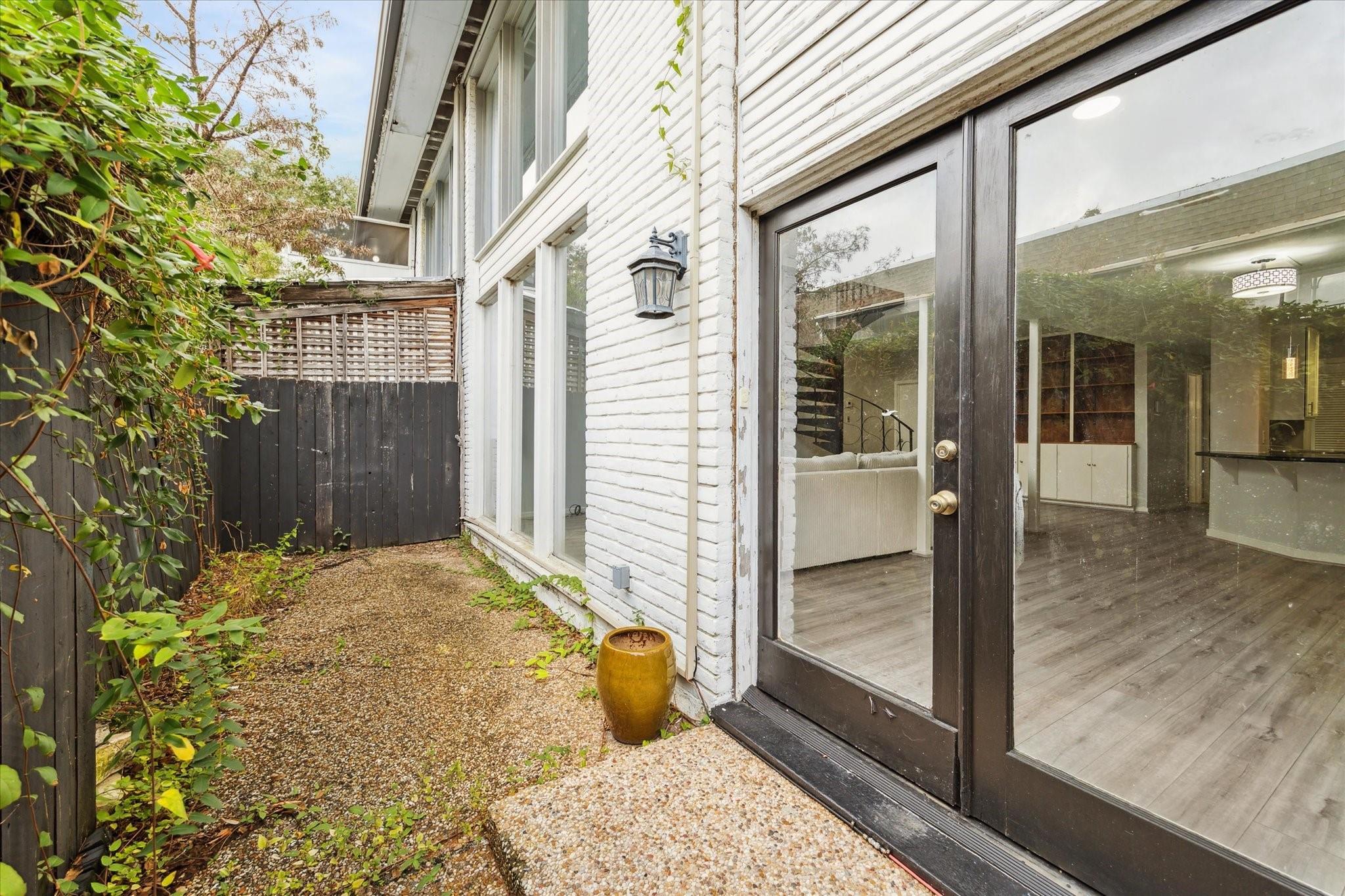 3300 Yorktown St # 13, Houston, TX 77056