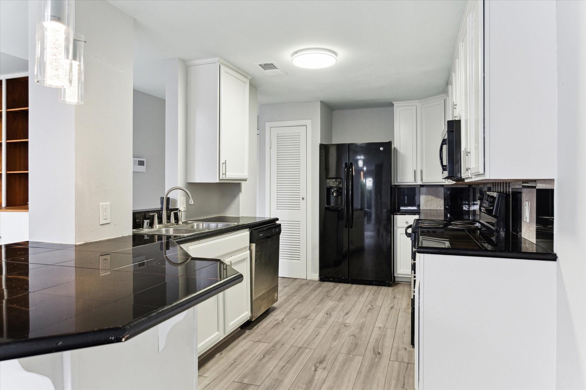 3300 Yorktown St # 13, Houston, TX 77056