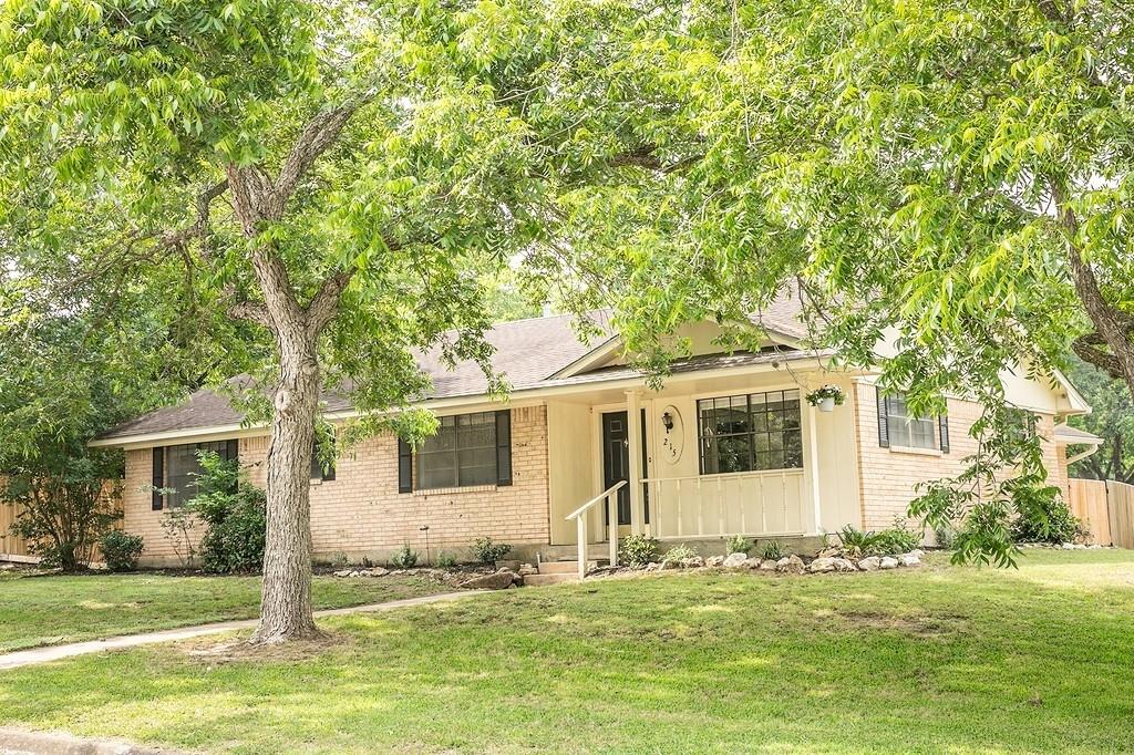 215 Edward Ln, Brenham, TX 77833