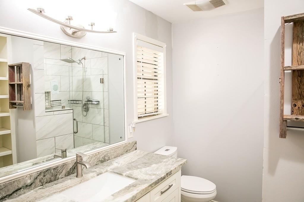 215 Edward Ln, Brenham, TX 77833