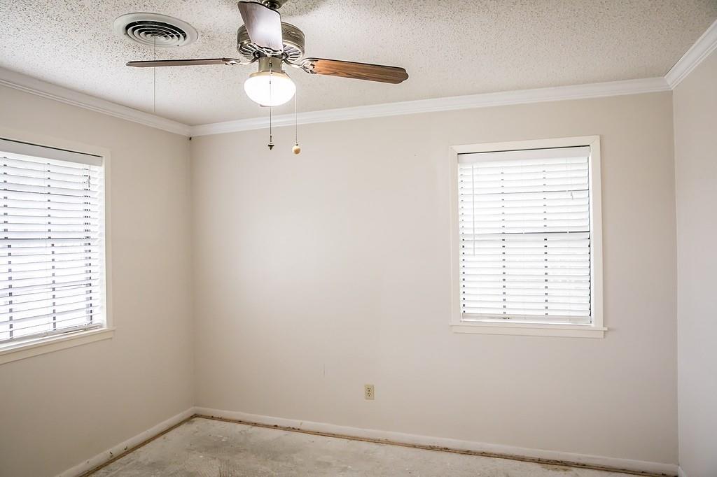 215 Edward Ln, Brenham, TX 77833