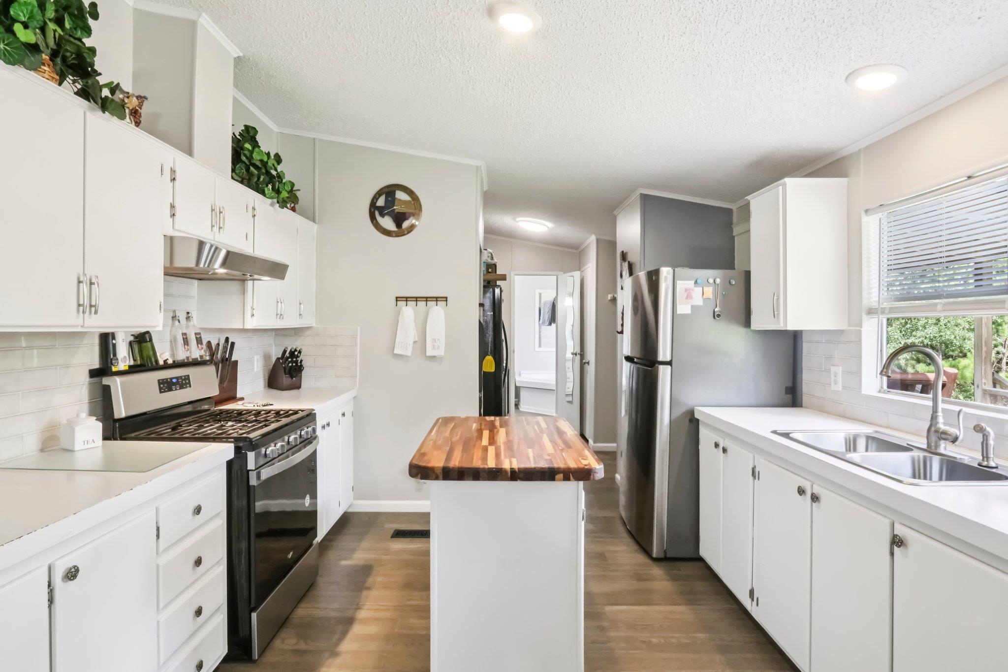 188 William Higgins Dr, Bastrop, TX 78602