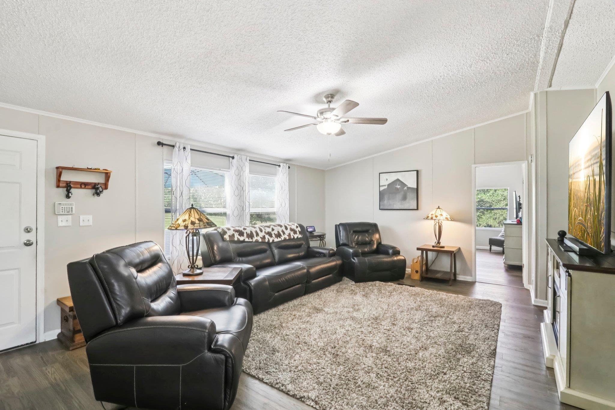 188 William Higgins Dr, Bastrop, TX 78602