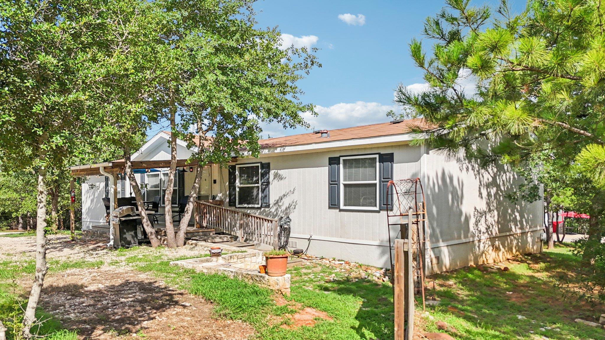 188 William Higgins Dr, Bastrop, TX 78602
