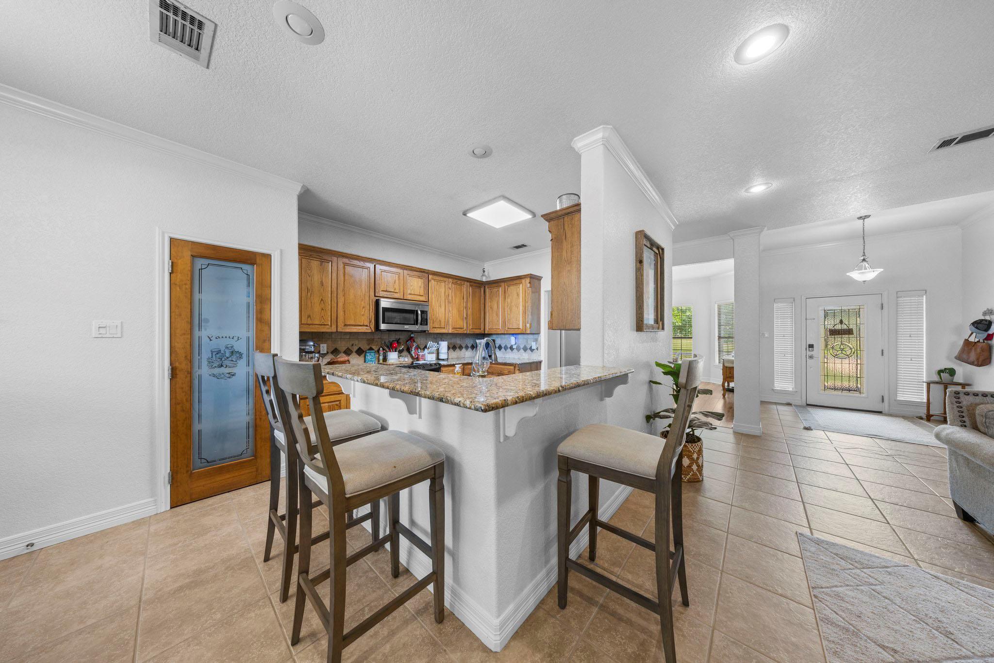 1902 Southview Dr, Salado, TX 76571
