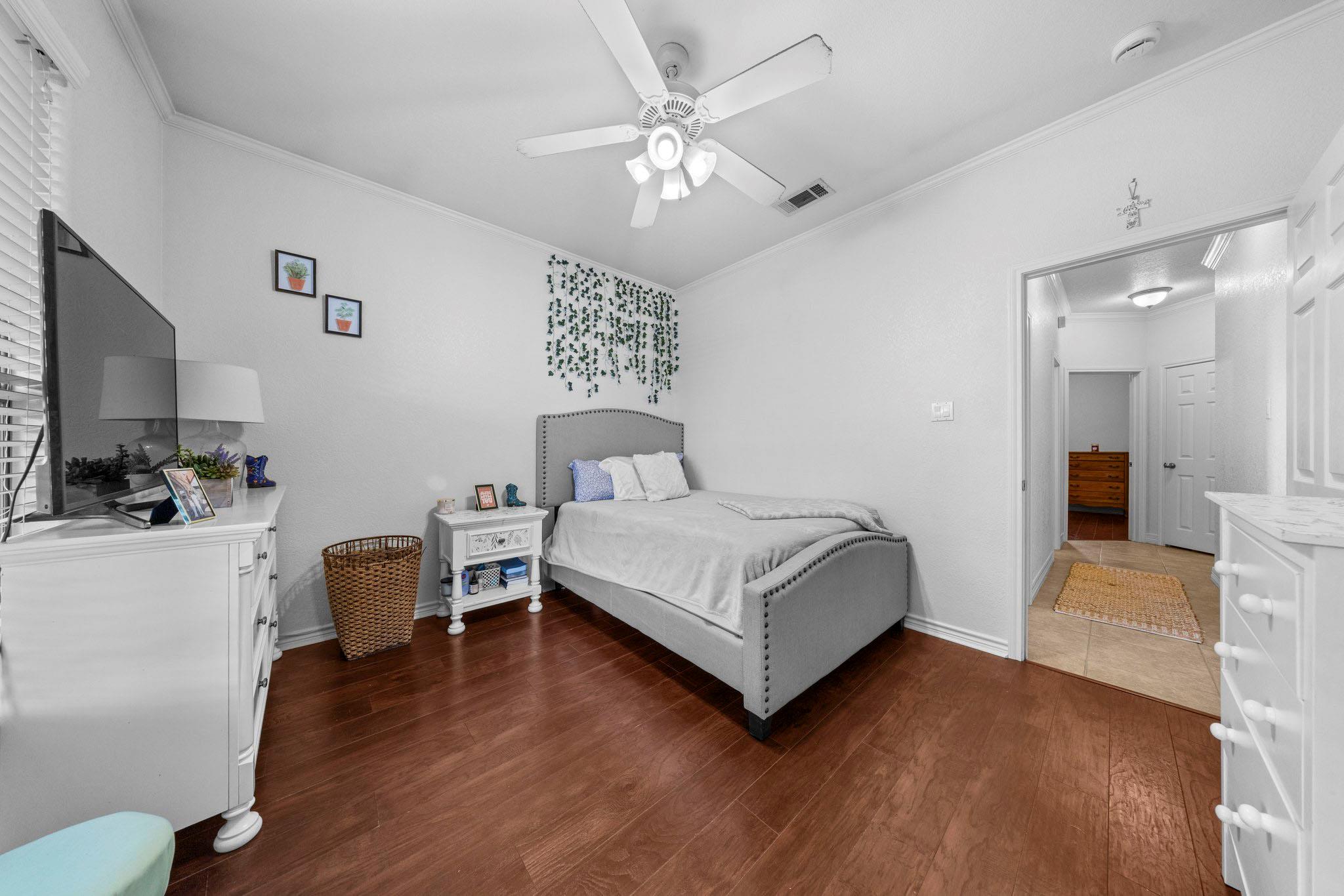 1902 Southview Dr, Salado, TX 76571