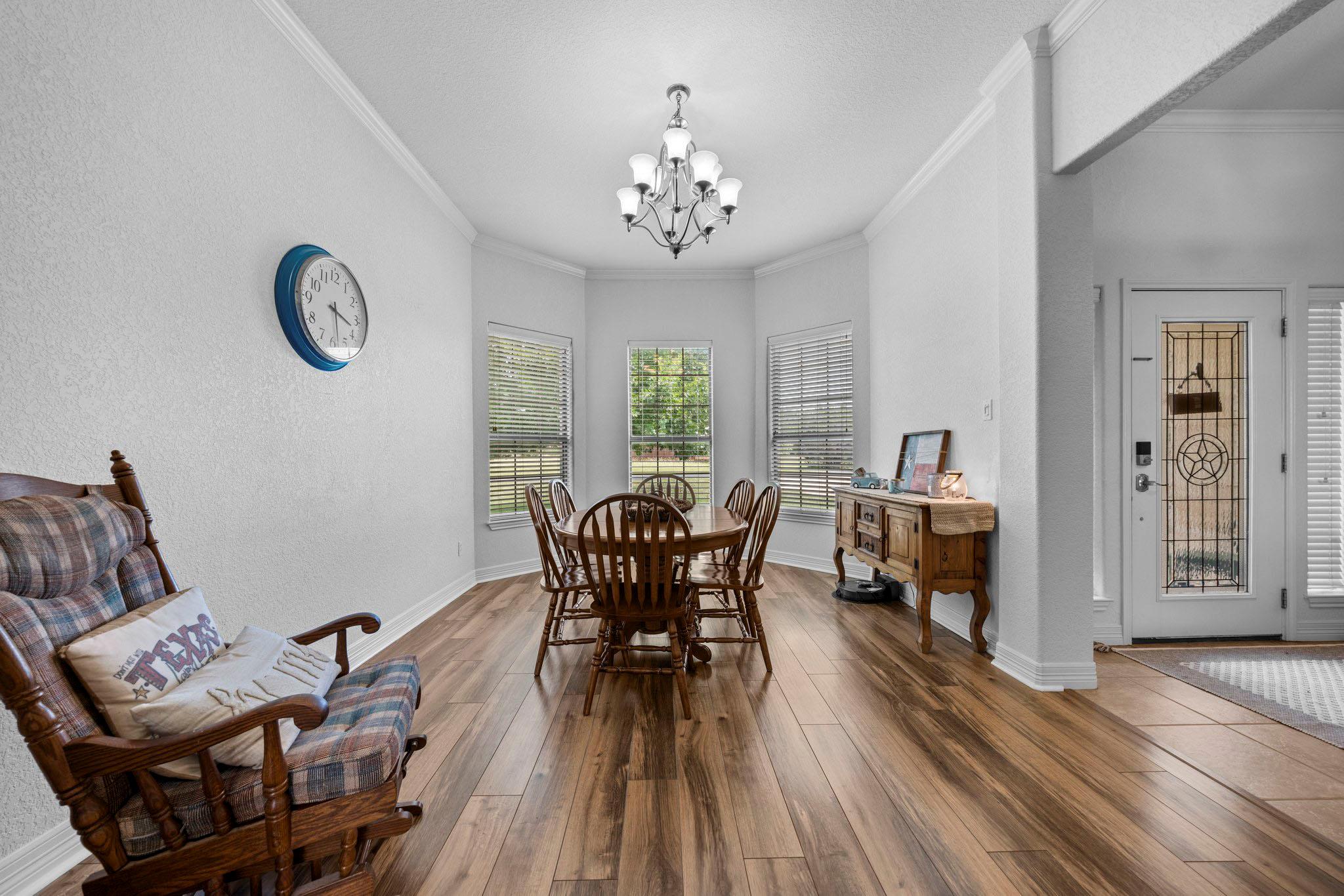1902 Southview Dr, Salado, TX 76571