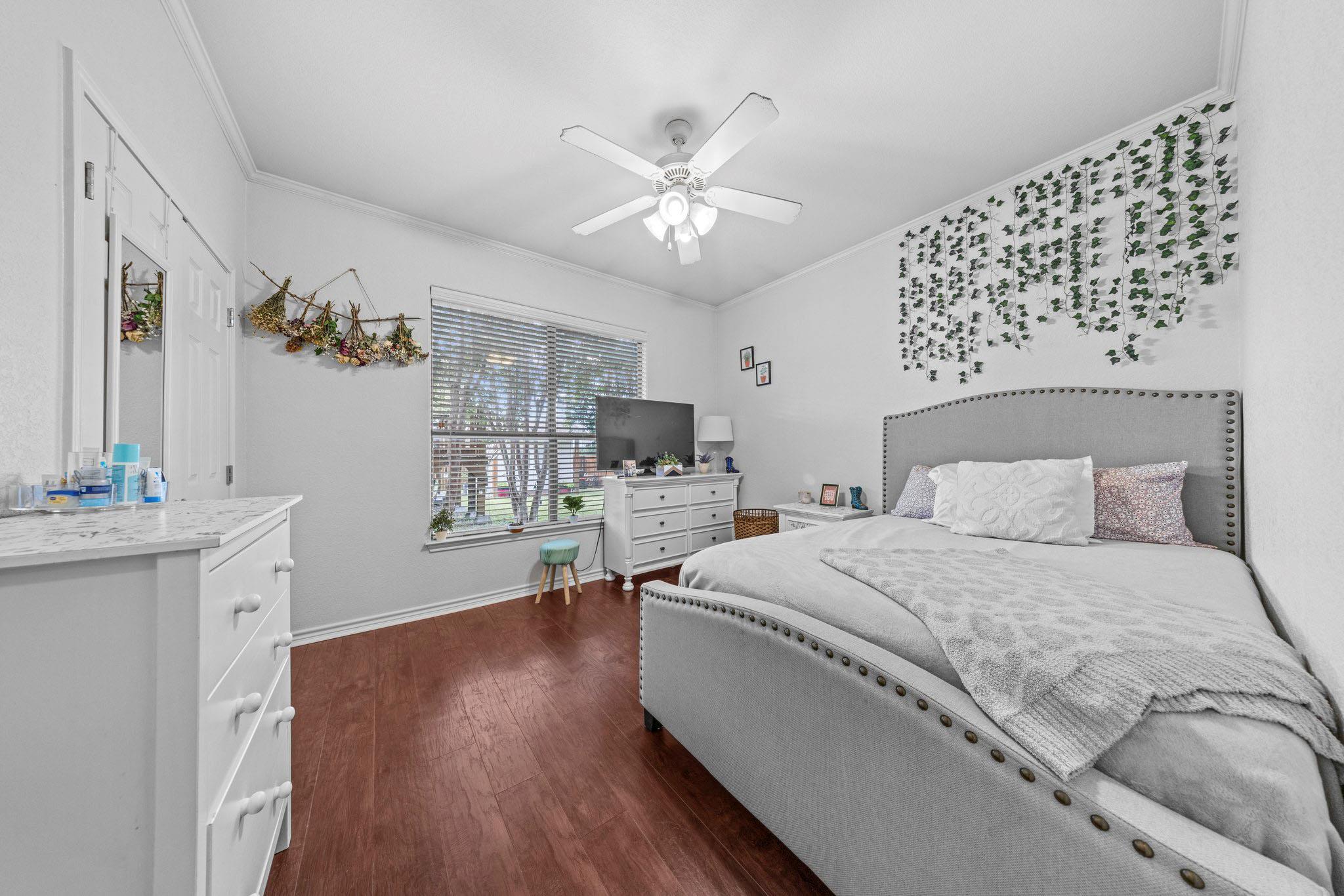 1902 Southview Dr, Salado, TX 76571