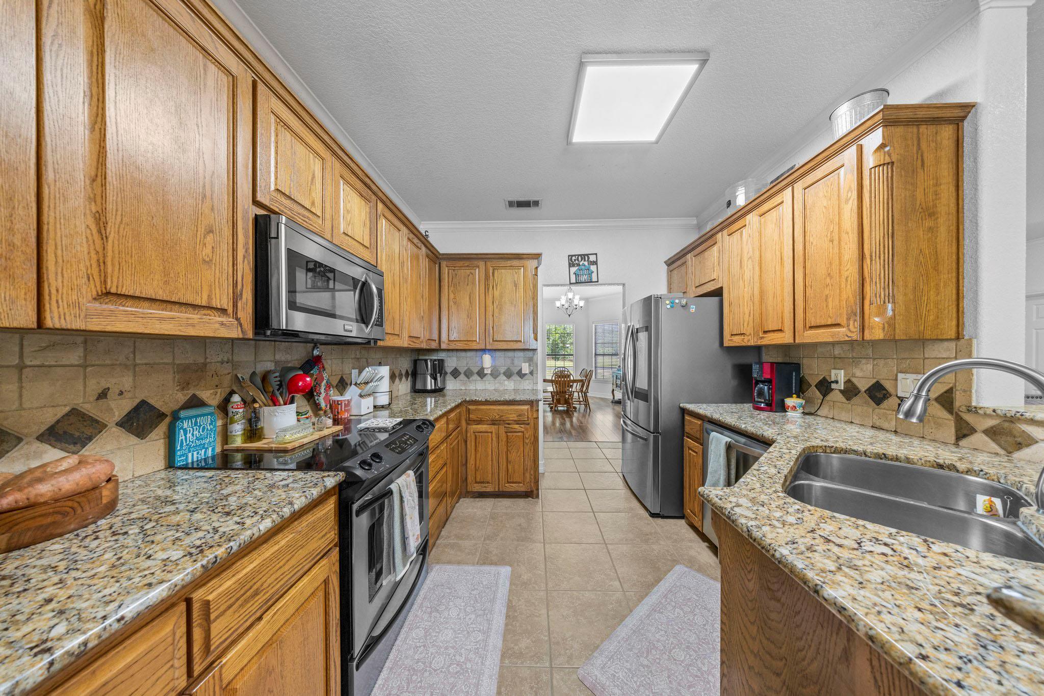 1902 Southview Dr, Salado, TX 76571