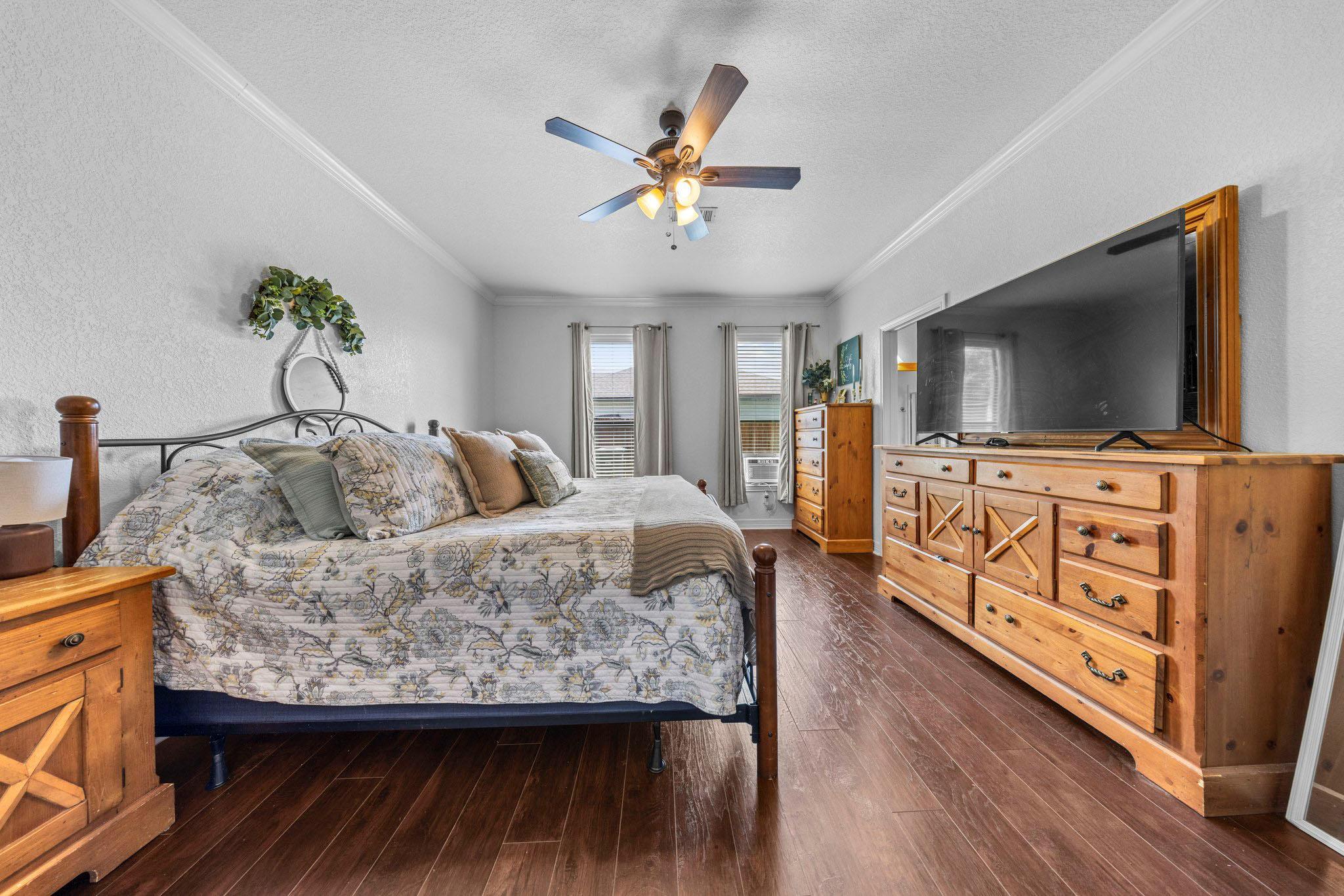 1902 Southview Dr, Salado, TX 76571