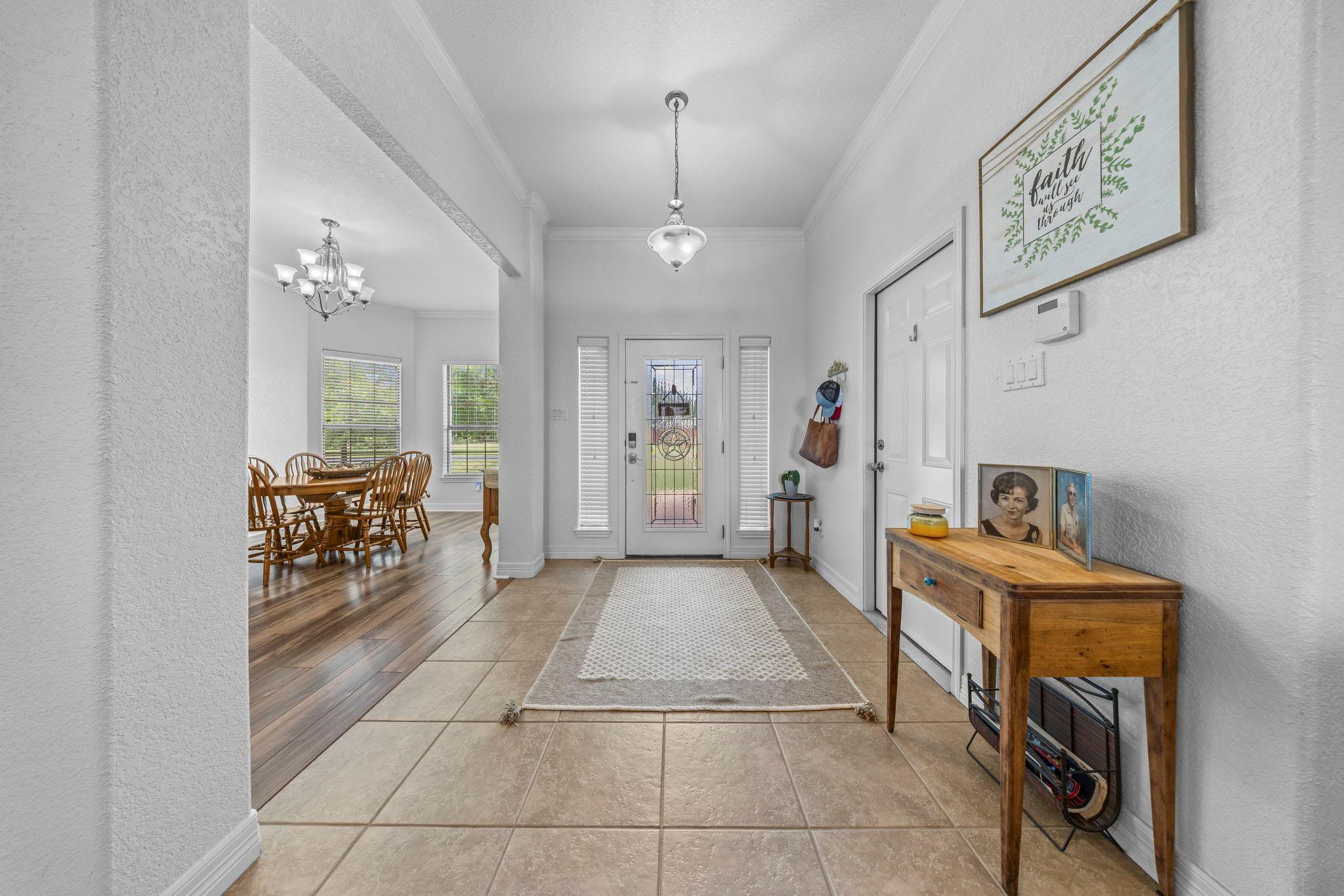 1902 Southview Dr, Salado, TX 76571