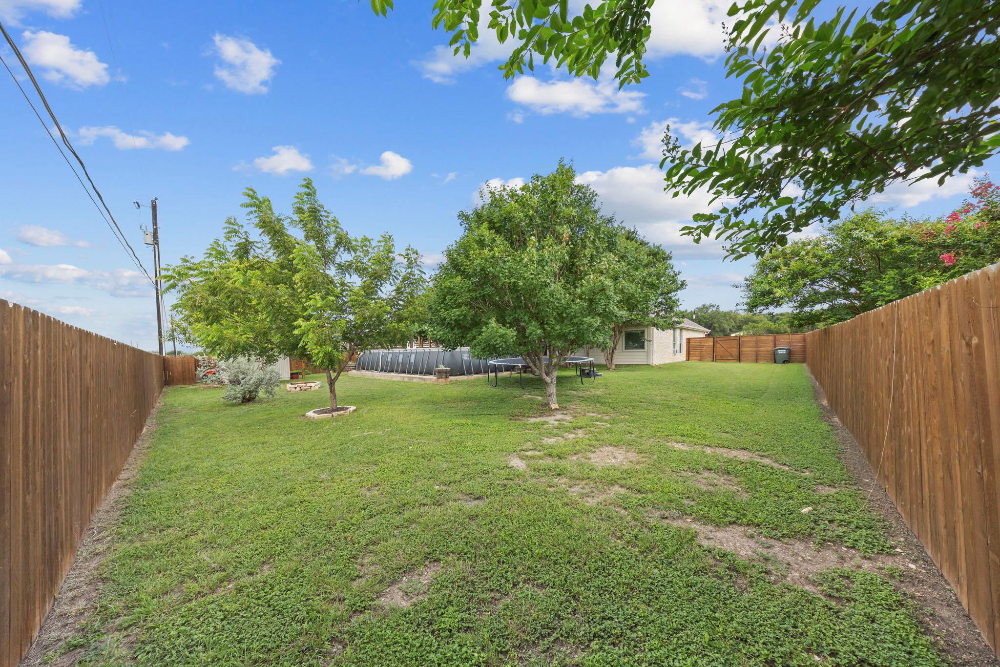 1902 Southview Dr, Salado, TX 76571