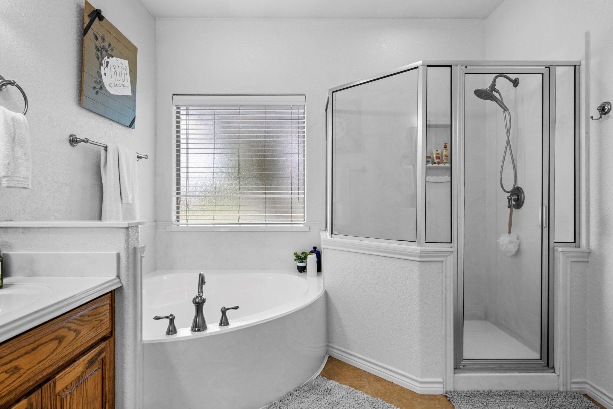 1902 Southview Dr, Salado, TX 76571