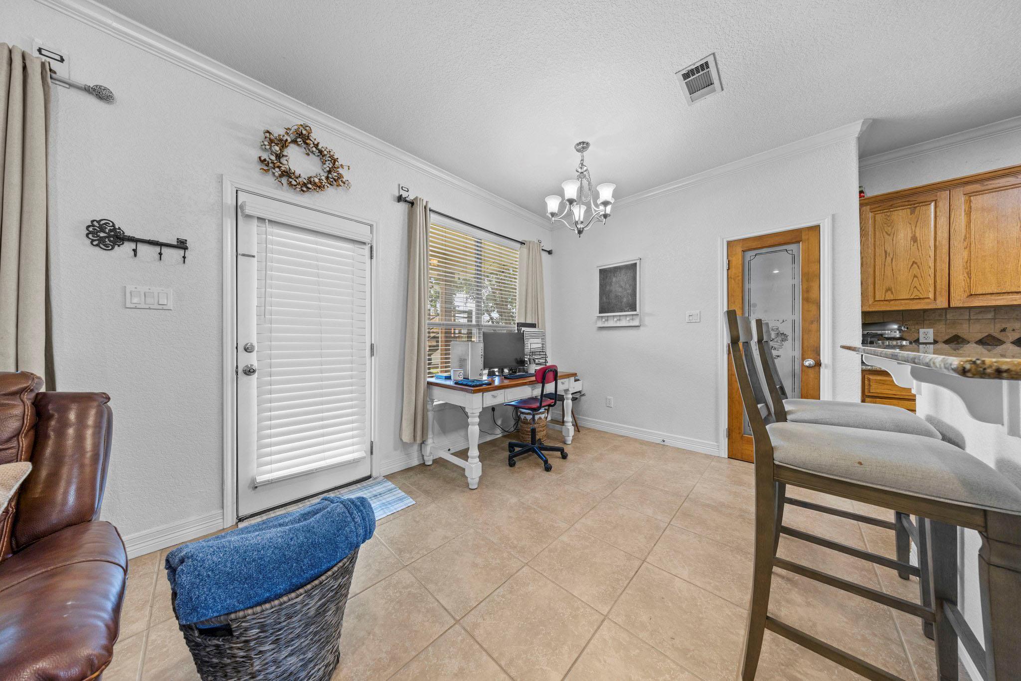 1902 Southview Dr, Salado, TX 76571