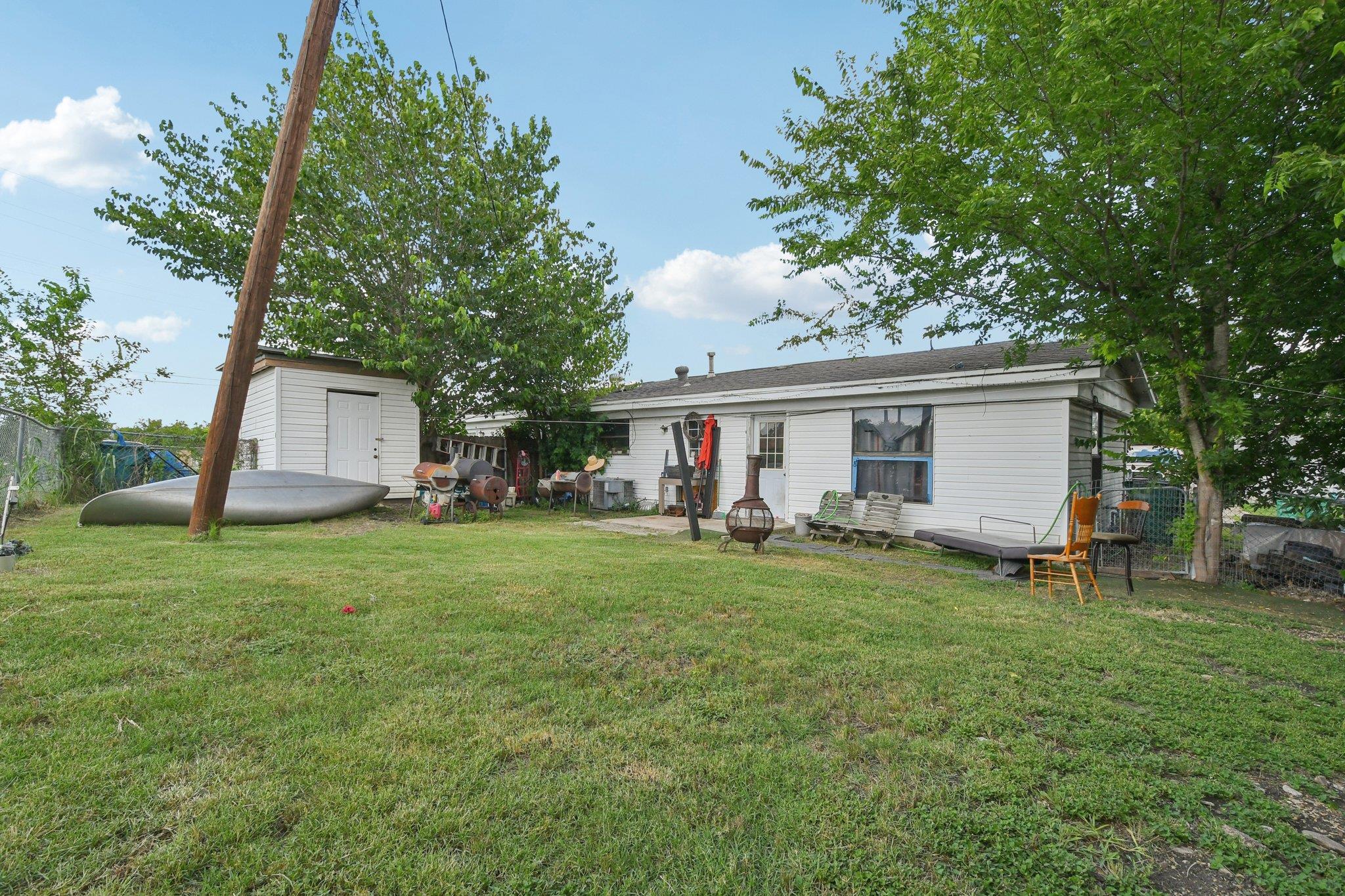 525 Lenora Dr, Taylor, TX 76574