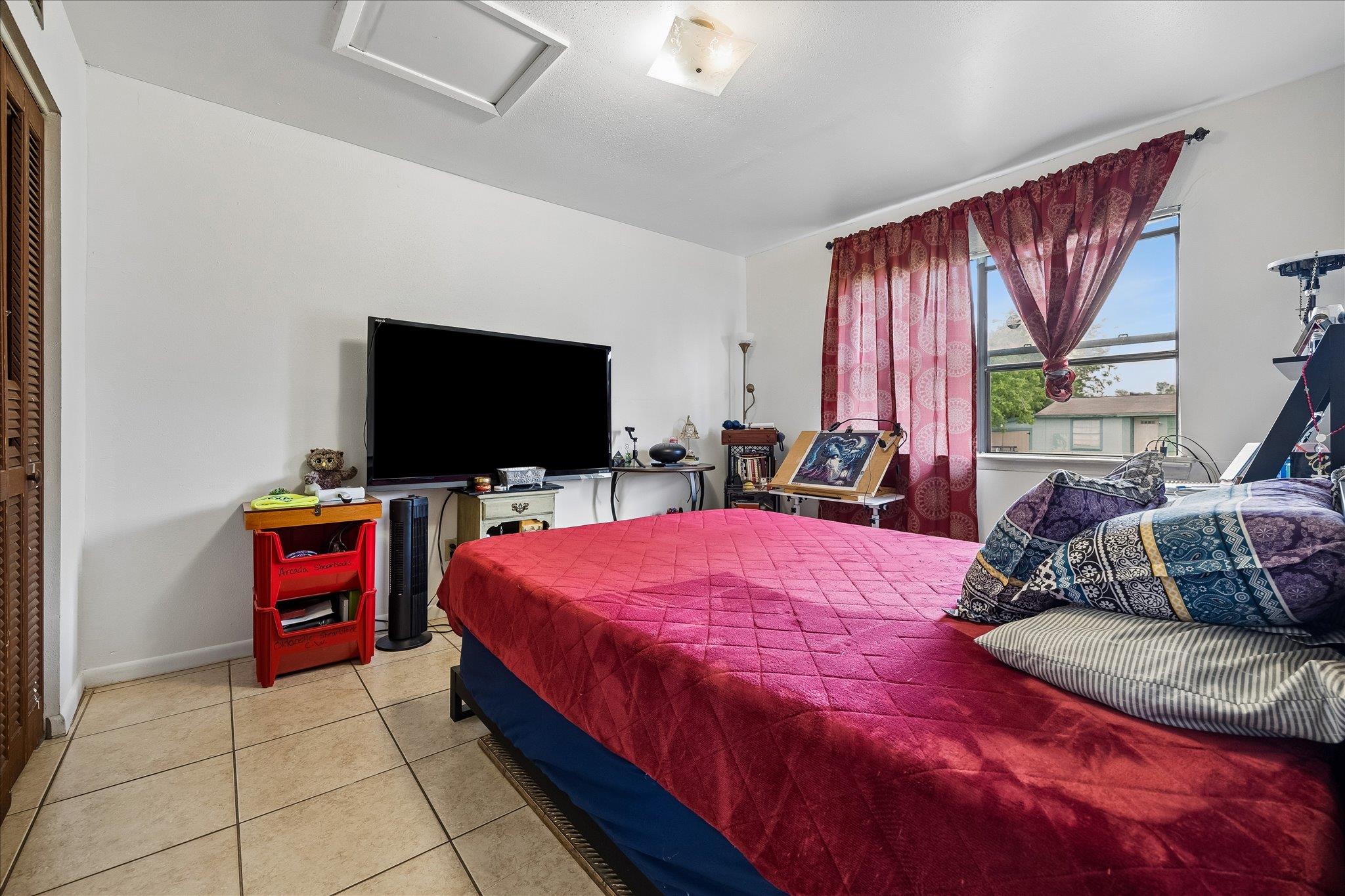 525 Lenora Dr, Taylor, TX 76574