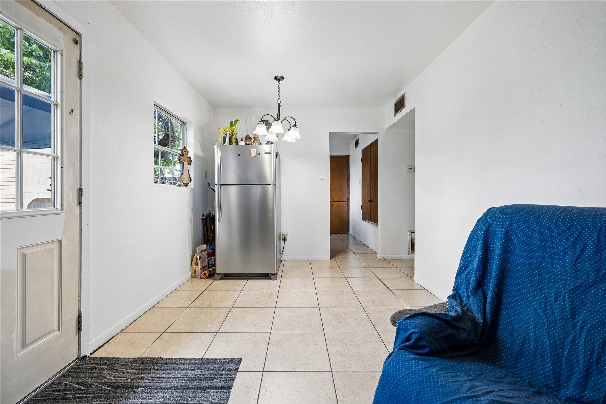 525 Lenora Dr, Taylor, TX 76574