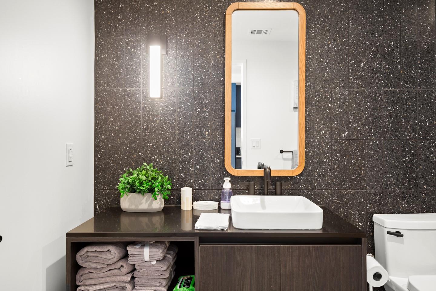 48 East Ave # 2707, Austin, TX 78701