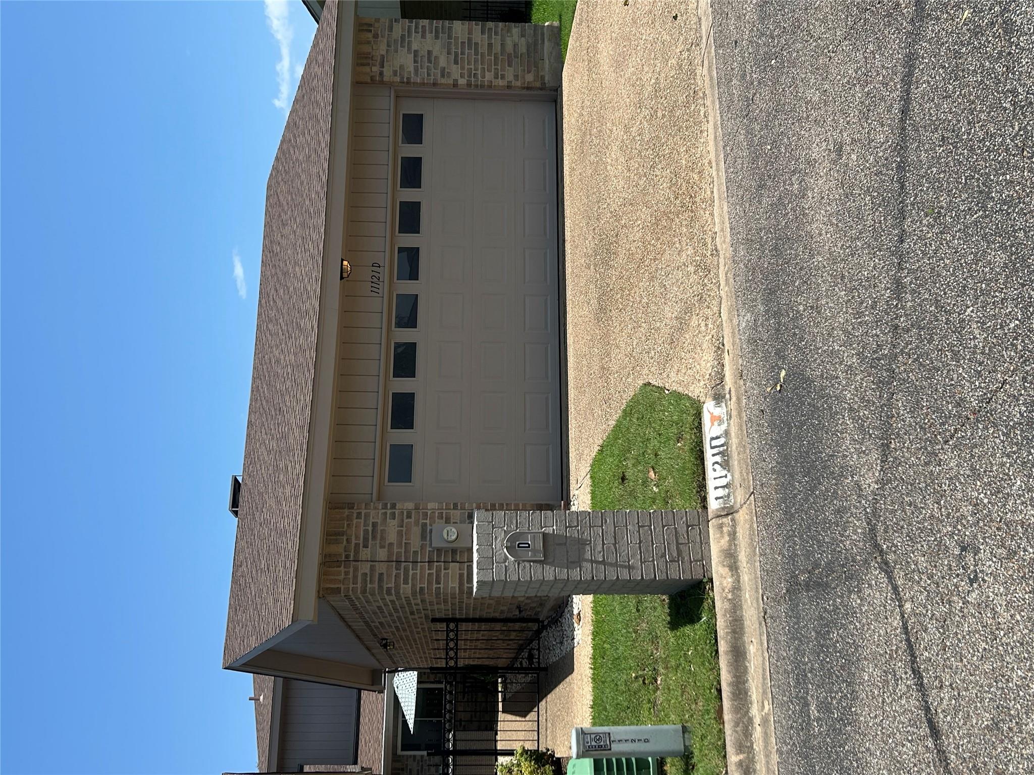 11121 Pinehurst Dr # D, Austin, TX 78747