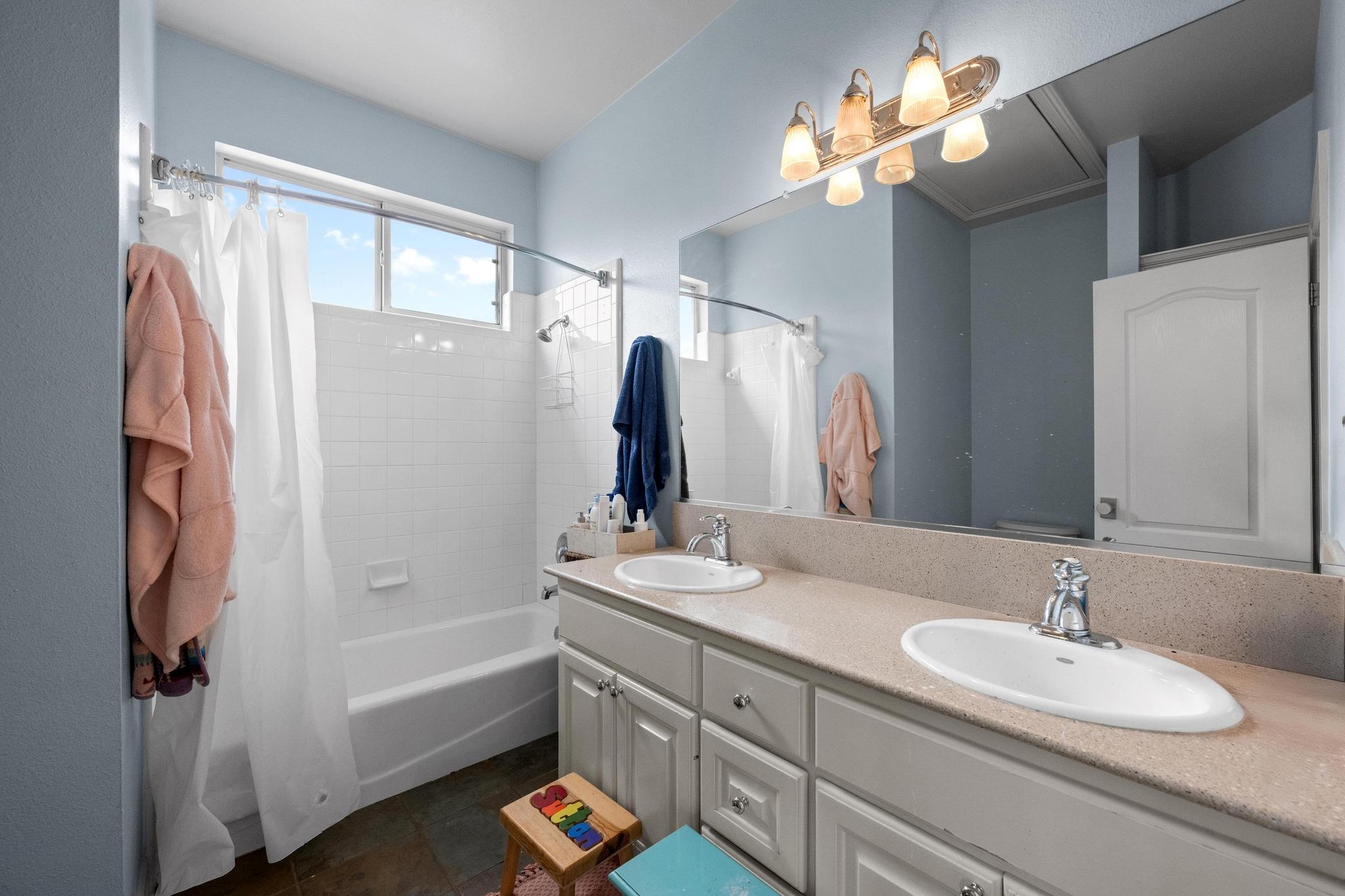 707 Malabar St, Lakeway, TX 78734