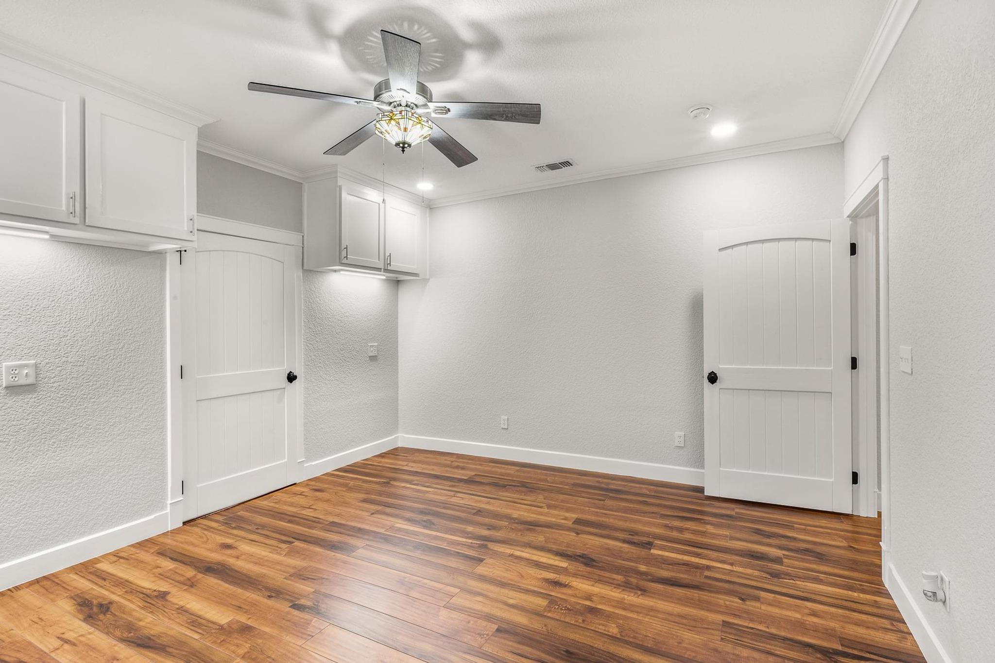 522 S Walnut Ave, Luling, TX 78648