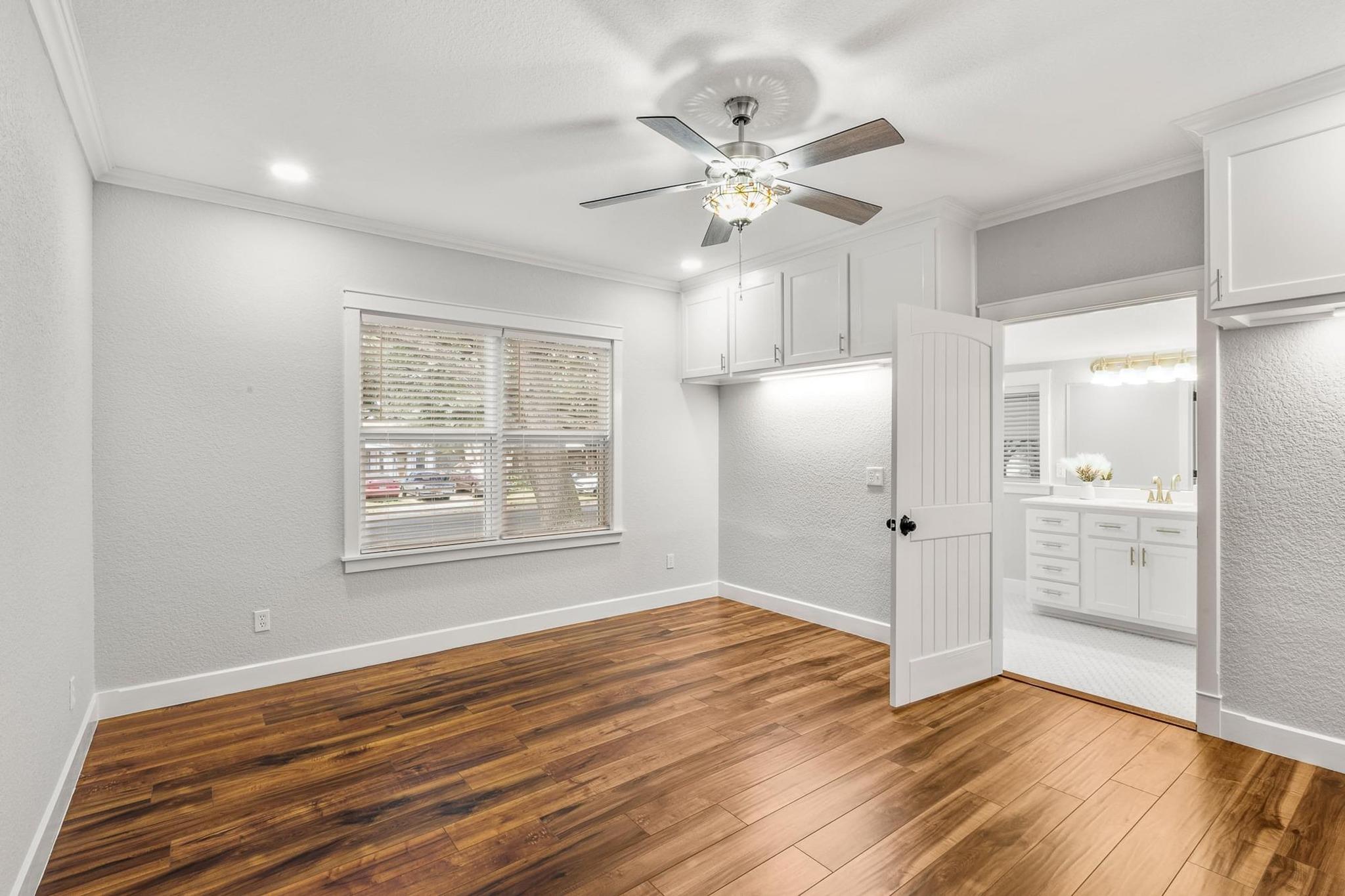 522 S Walnut Ave, Luling, TX 78648