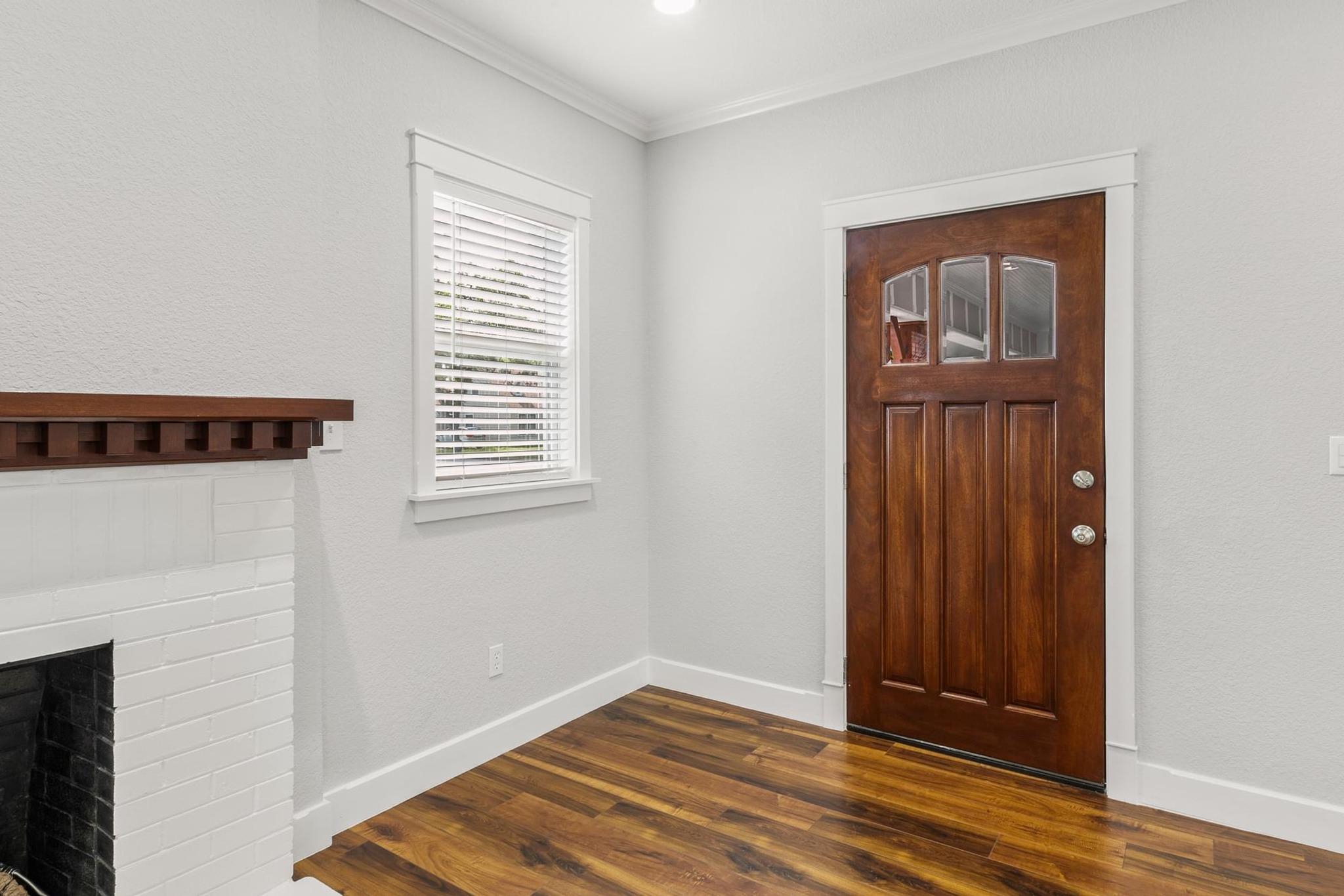 522 S Walnut Ave, Luling, TX 78648