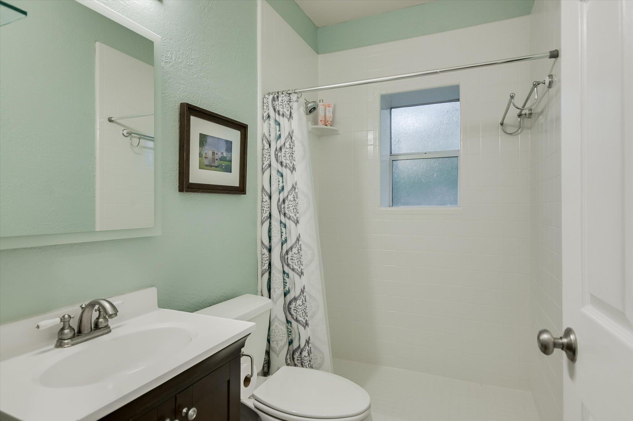 250 HIDDEN OAKS Rd, Wimberley, TX 78676