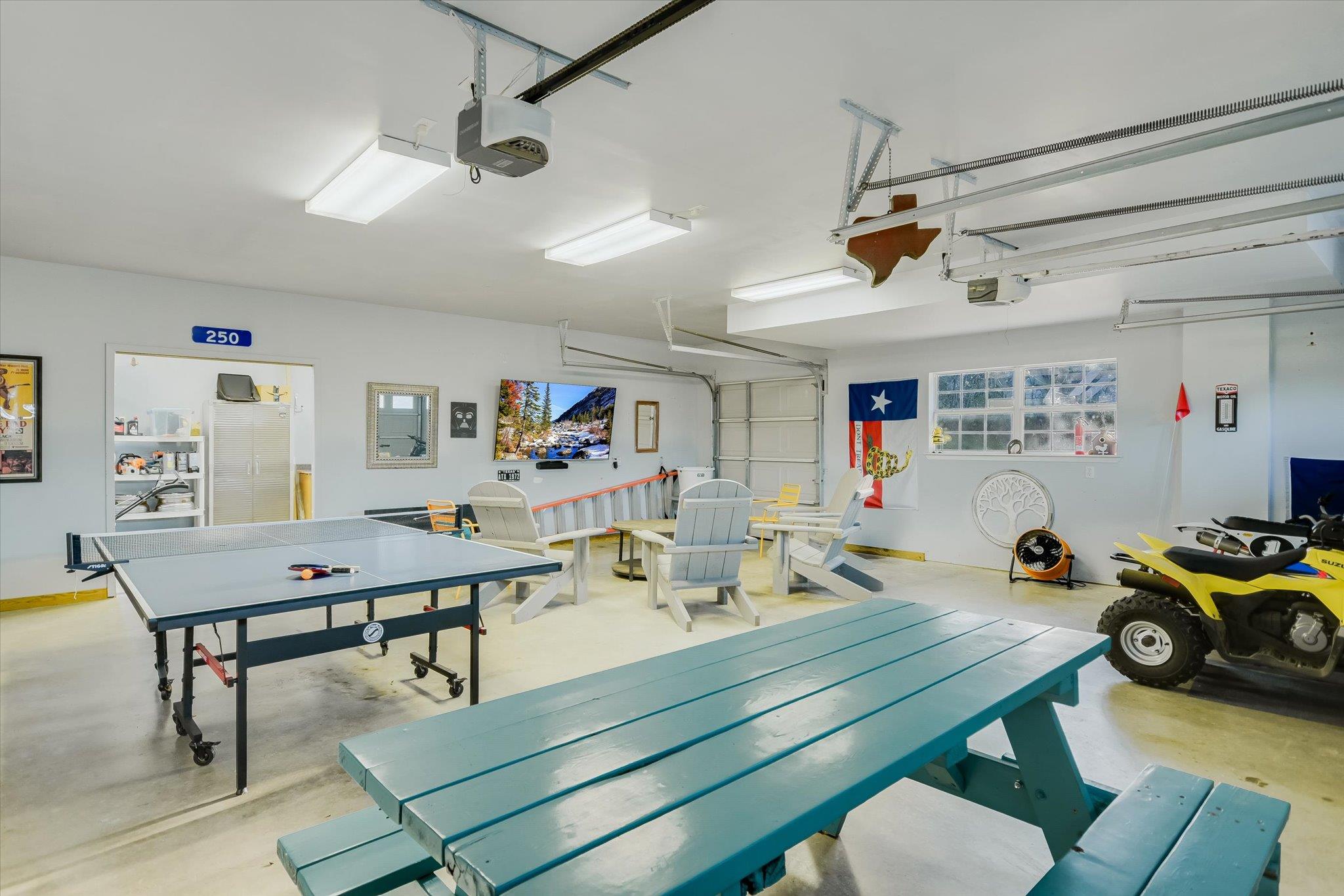 250 HIDDEN OAKS Rd, Wimberley, TX 78676